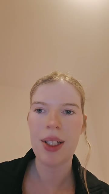 Lisa sharing their VlogBox review